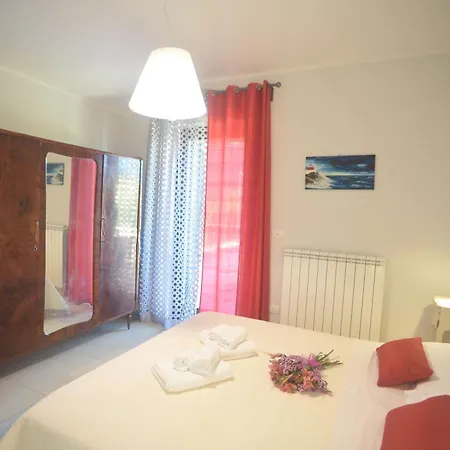Luxury Retreats In Apartment *