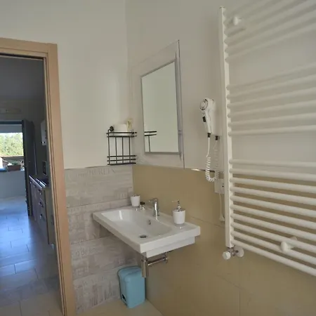 Luxury Retreats In Apartment