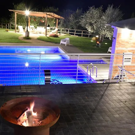 Luxury Retreats In Apartment *