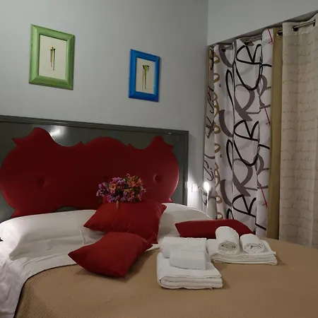 Luxury Retreats In Apartment