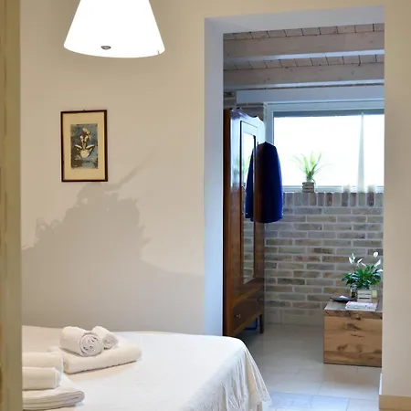 Luxury Retreats In Apartment